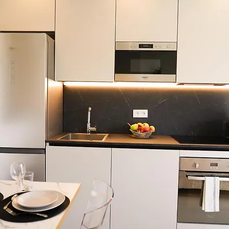 公寓 Monaco - Charm And Comfort 4-6 People With Parking